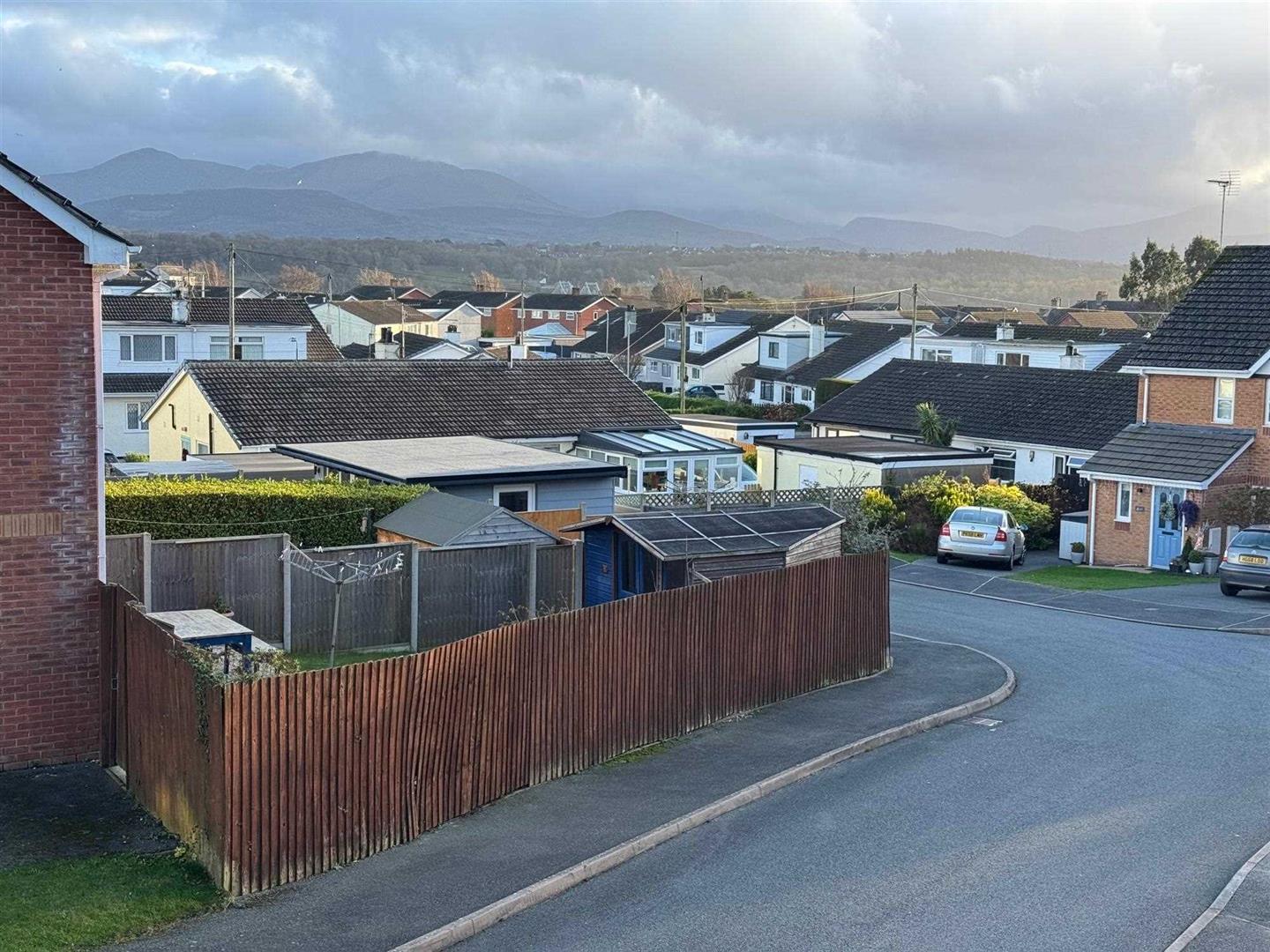 Derwen Deg, Menai Bridge